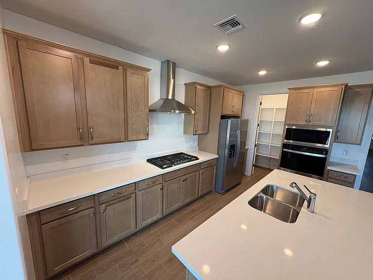 675 W Riparian Dr — Photo 5