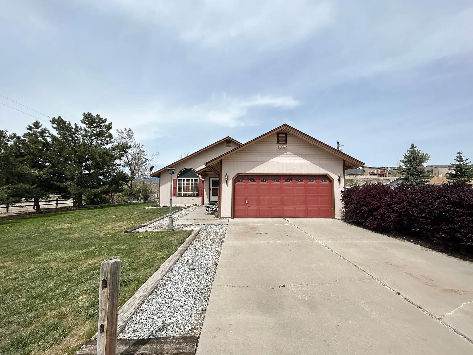 1830 Colt Ln photo 1