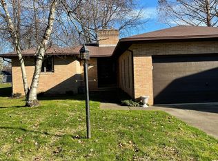 5468 Peninsula Dr NW, Canton, OH 44718