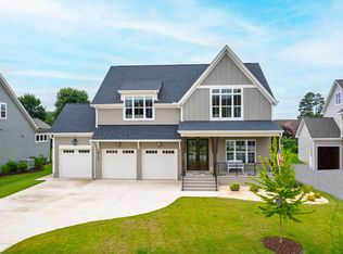 912 Lily Claire Ln, Fuquay Varina, NC 27526