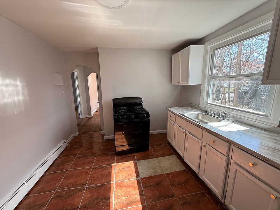 1st image of 75 N 15th St #1