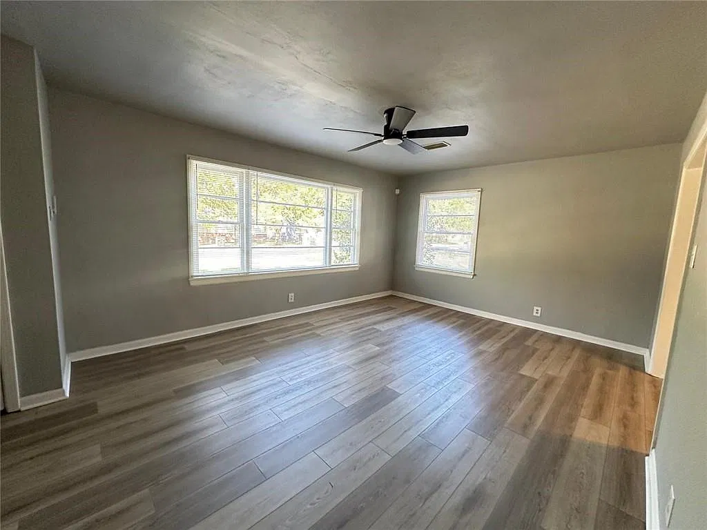 3 bed, 1.0 bath, 1550 sqft, $1,500 — Photo 2