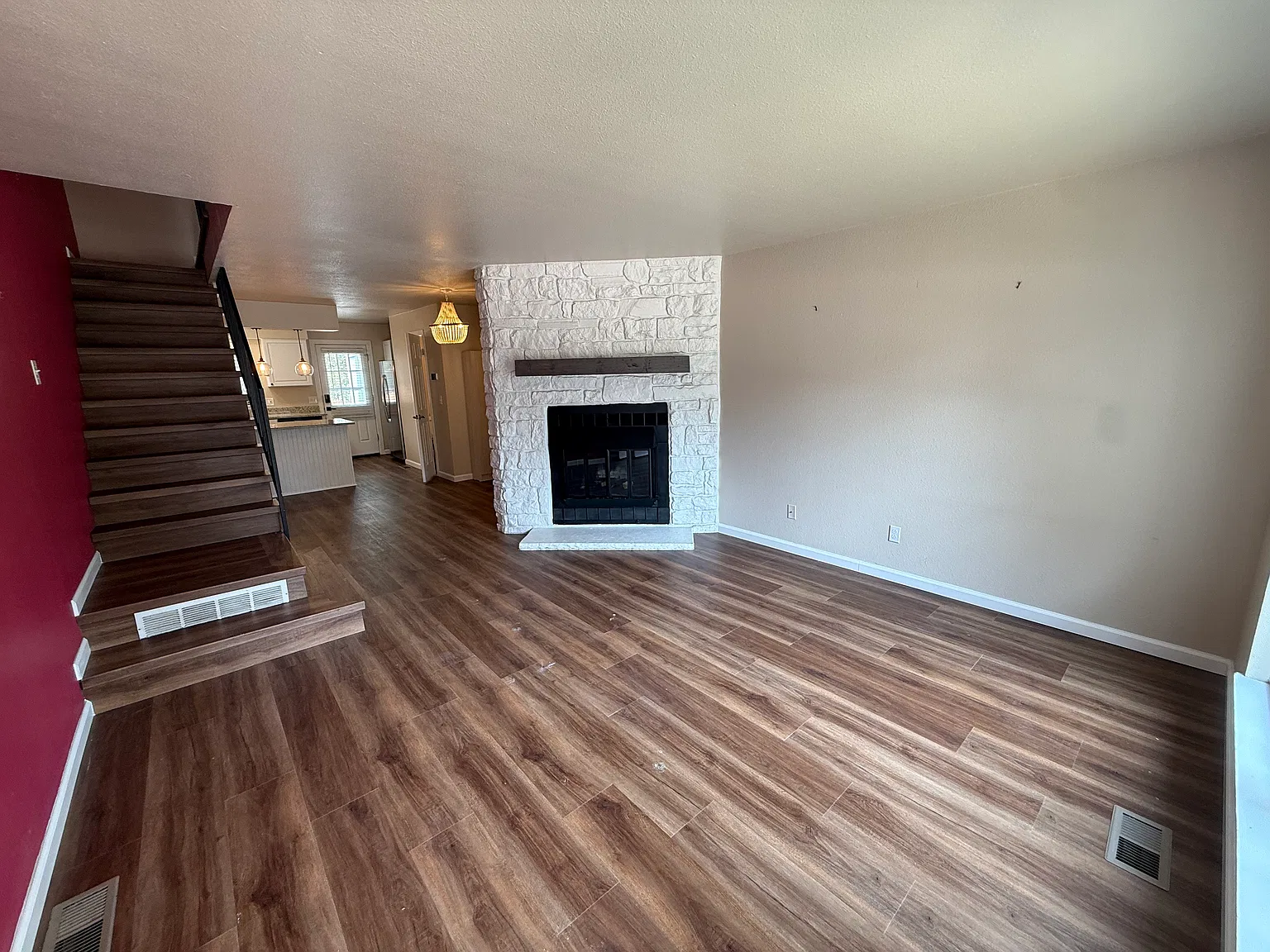 2 bed, 1.5 bath, 1100 sqft, $1,100 — Photo 4