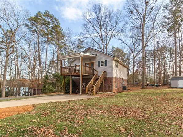 103 Robinhood Rd, Lexington, NC 27292