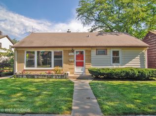 9534 Lexington Ave, Brookfield, IL 60513