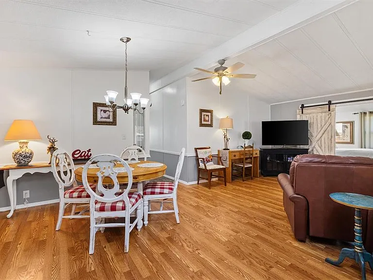 732 Royal Palm Ave — Photo 5