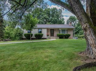 28 Victoria Dr, Finleyville, PA 15332