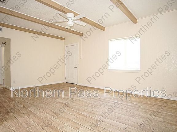 3rd image of 601 Lafayette Dr Unit 2
