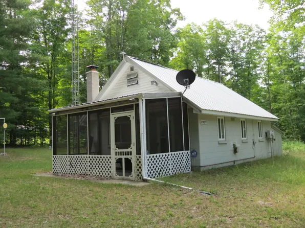11907 Big D Trl, Millersburg, MI 49759