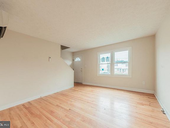 4th image of 106 S Shenandoah Ave