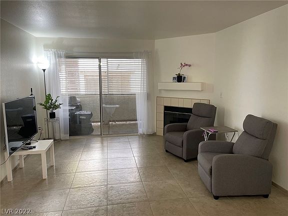 5th image of 3044 Casey Dr Unit 103
