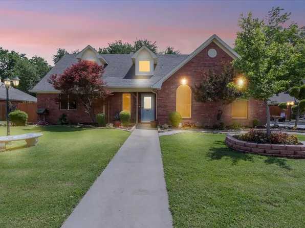105 Franklin Ct, Pottsboro, TX 75076