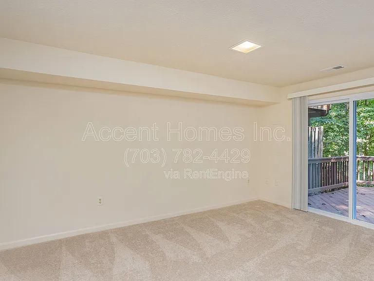 7461 Ridge Oak Ct — Photo 30