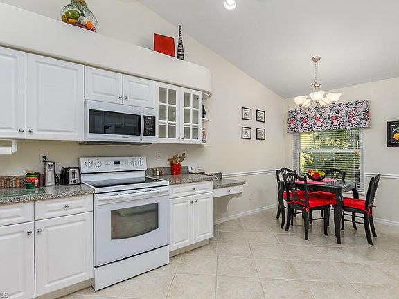 5th image of 8499 Ibis Cove Cir #M-670