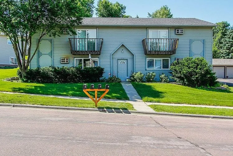 2713 E Pioneer Trl #1