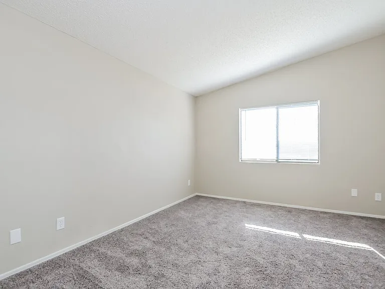 1809 W Rue De La Montagne — Photo 10