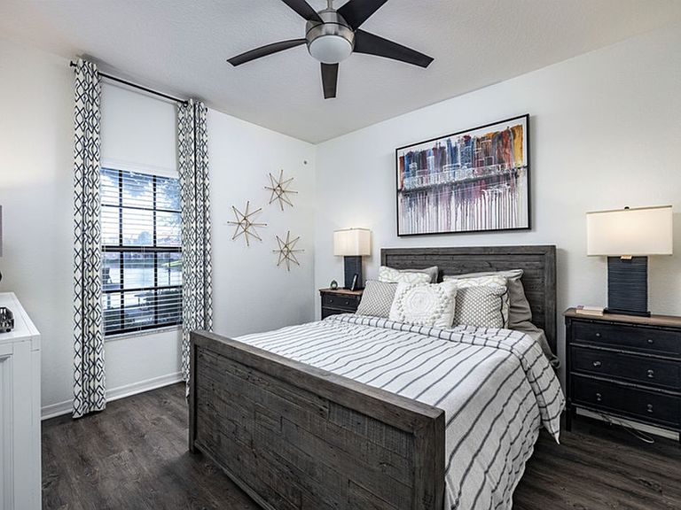 The Rexford at Waterford Lakes Apartment Rentals with Virtual tours