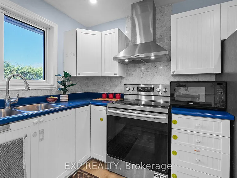 84 Martin St N — Photo 11