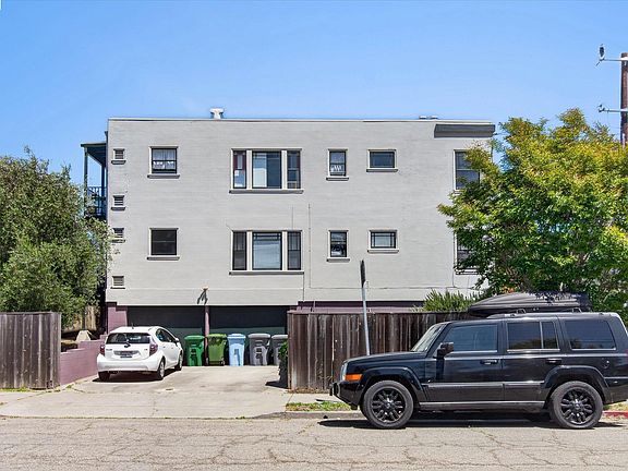 5th image of 1239 Berkeley Way