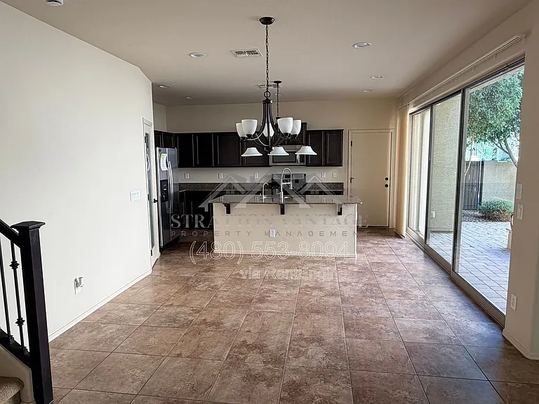 4467 E Remington Dr — Photo 4