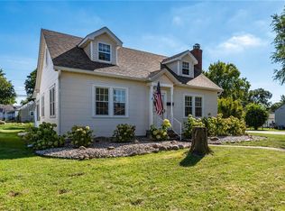 227 W 38th St, Anderson, IN 46013