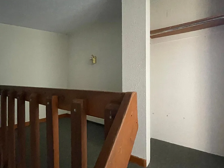 100 Artesian Dr — Photo 7