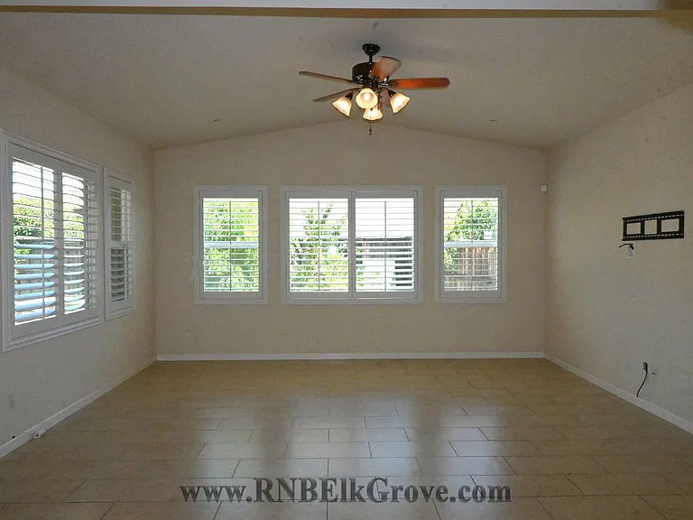 8280 Columbo Cir — Photo 11