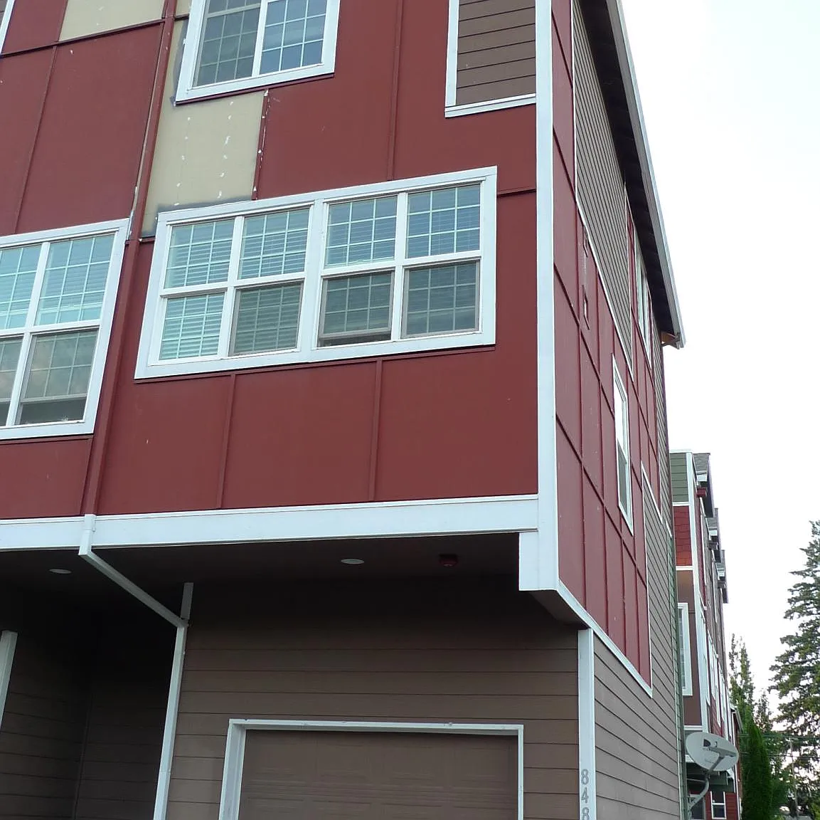 848 SE Woodrow Ln — Photo 2