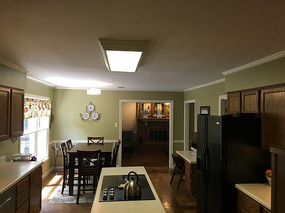 3rd image of 7593 Cross Village Dr