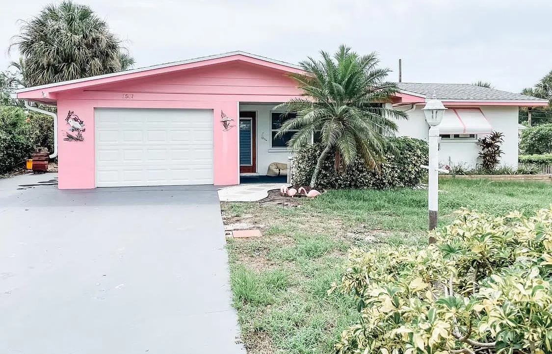 3517 NE Jeannette Dr — Photo 1
