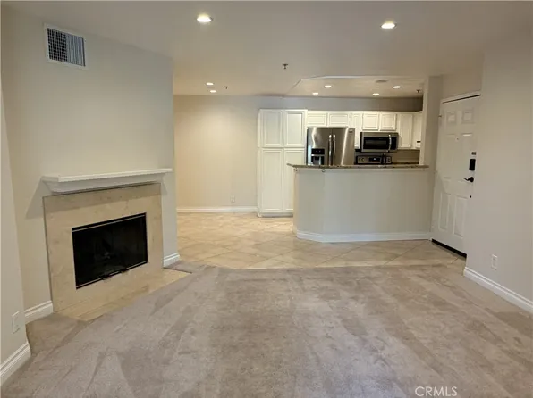 653 Oak Run Trl Unit 305, Oak Park, CA 91377
