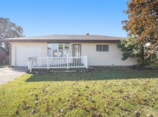 5022 Greenleaf Ln, South Bend, IN