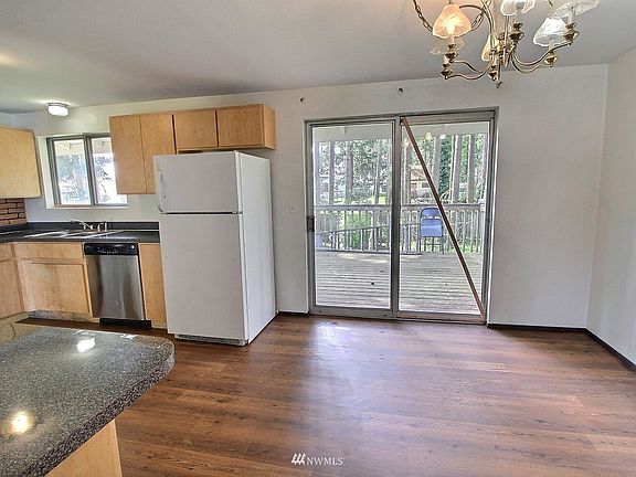 5th image of 325 NW Dory Dr
