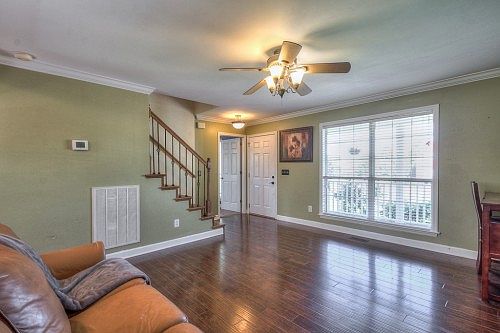 4th image of 3005 Iroquois Dr