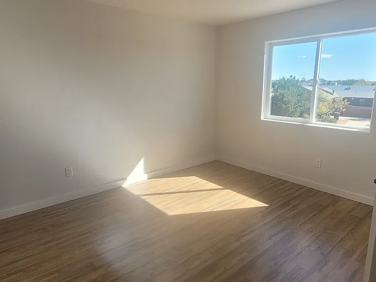 989 S Harmony Dr — Photo 16