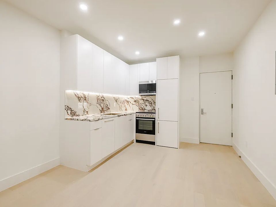 1st image of 300 W 21st St APT 41