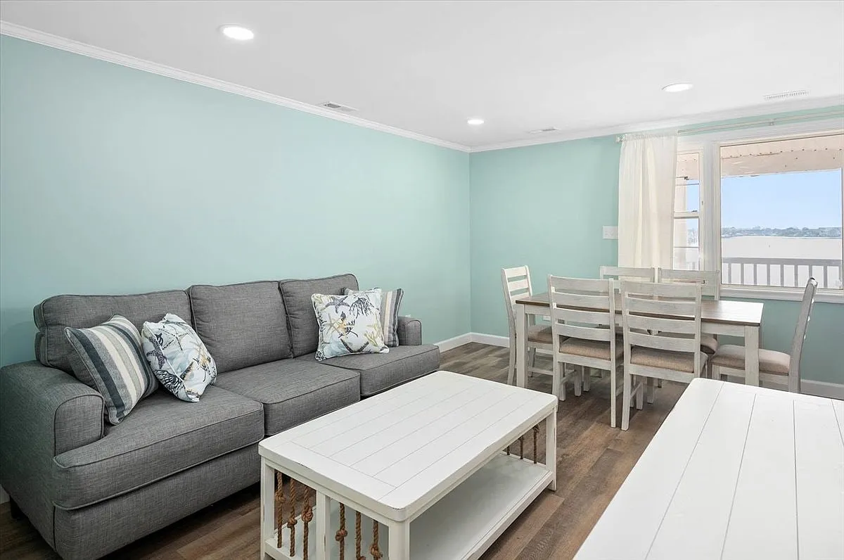 322 Bayshore Drive, Unit 2W — Photo 3