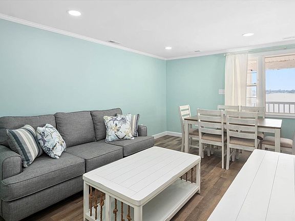 3rd image of 322 Bayshore Dr Unit 2W