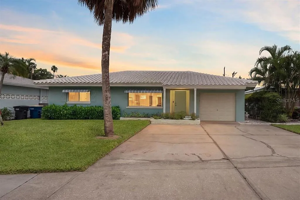 3 bed, 3.0 bath, 1655 sqft, $6,000 — Photo 1