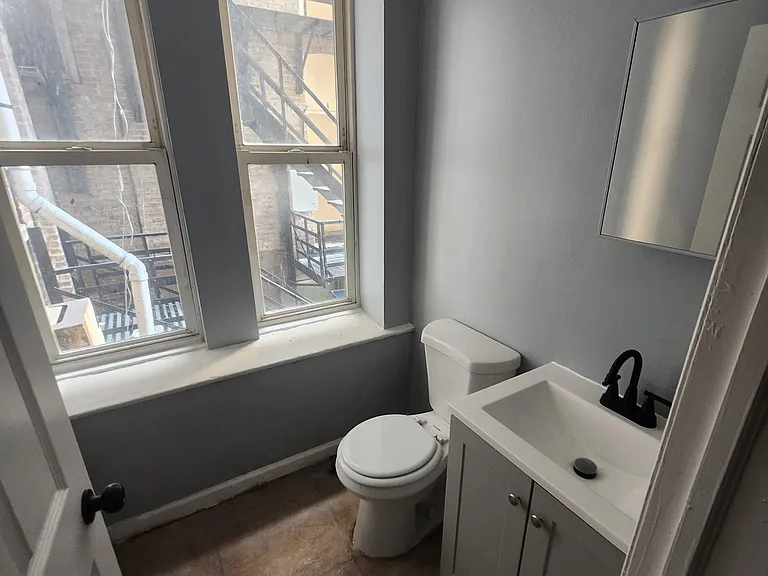 275 S 7th St #B — Photo 7