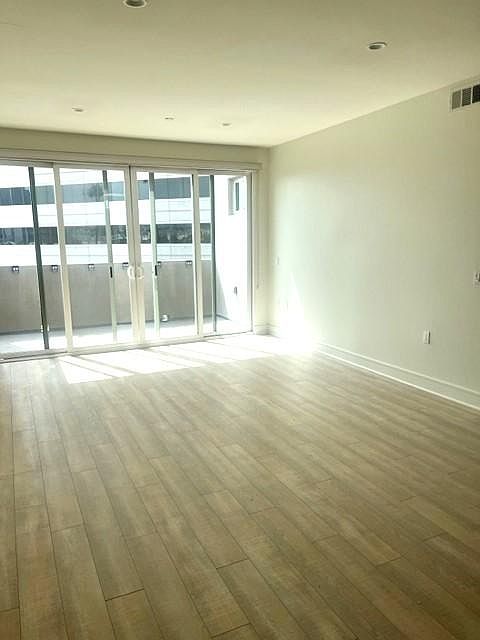 1st image of 1157 S Bundy Dr APT 404