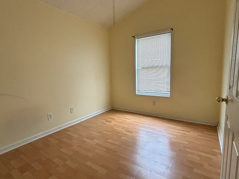 310 Paxton Ct — Photo 22