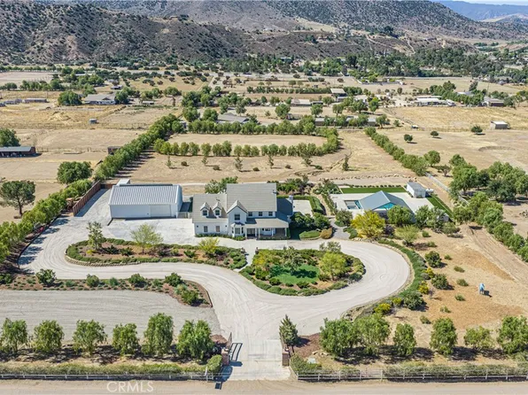 9248 Hierba Rd, Agua Dulce, CA 91390