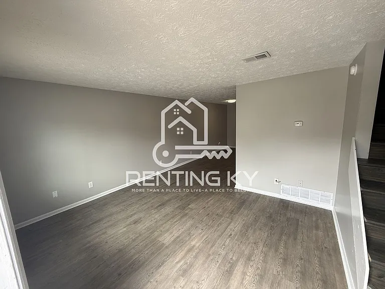 1642 Foxhaven Dr — Photo 3