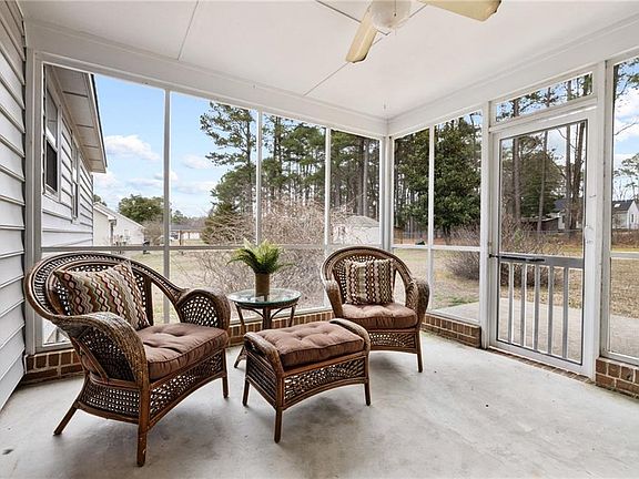 5th image of 415 Carpenter Dr