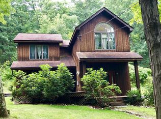 2 Ten Neighbors Rd, Red Hook, NY 12571