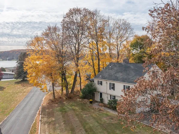 8 Lakeview Road, Brookfield, CT 06804