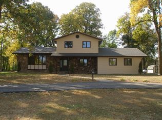 414 Woodlawn Dr, Kindred, ND 58051