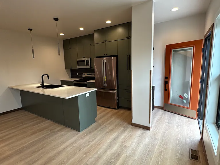 625 Canby St #C — Photo 5