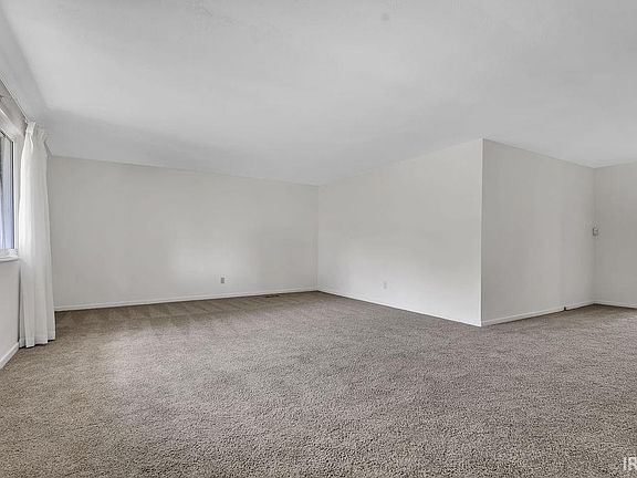 3rd image of 3522 E Grandview Dr